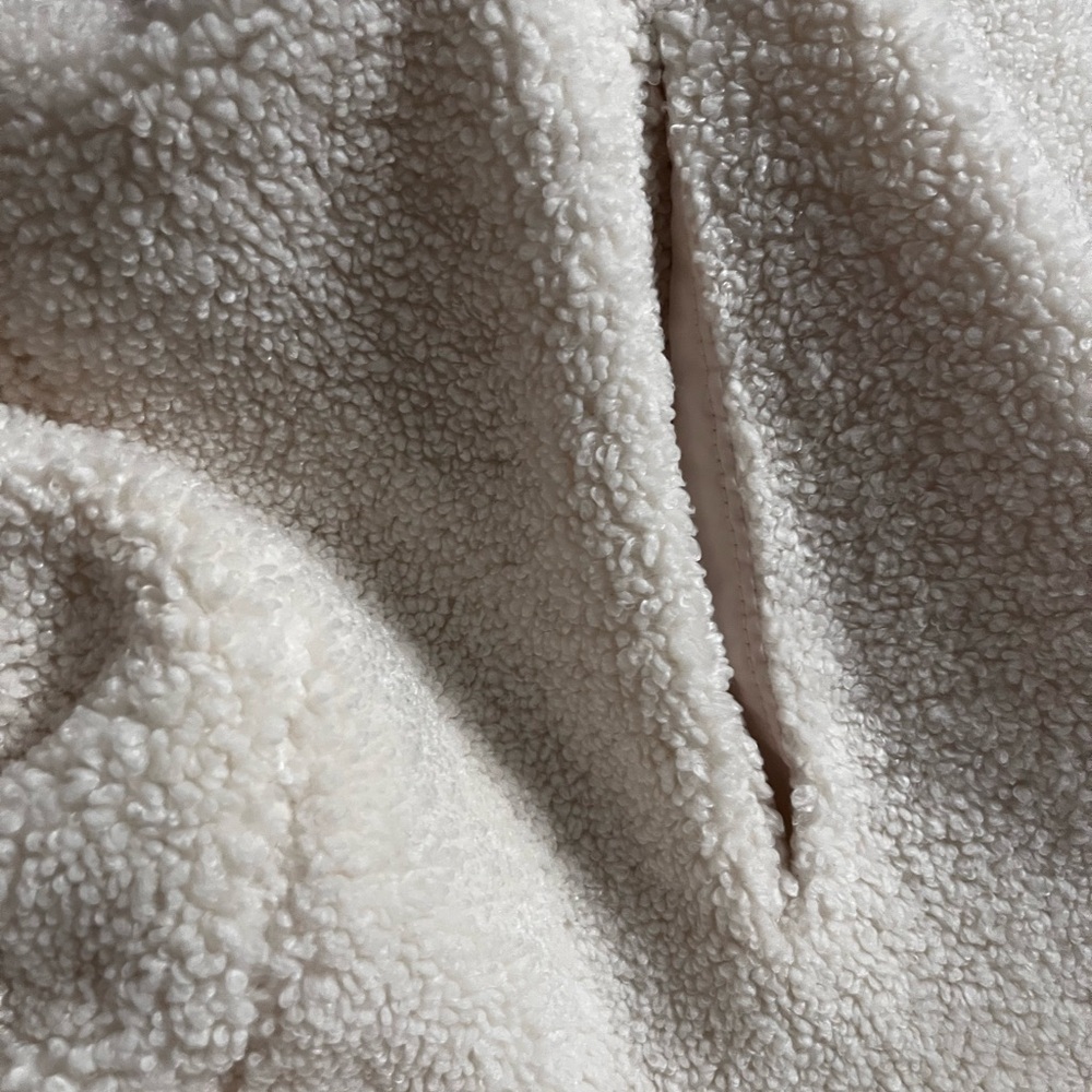 Women's Cream Quilted Jacket - Picture 9 of 9